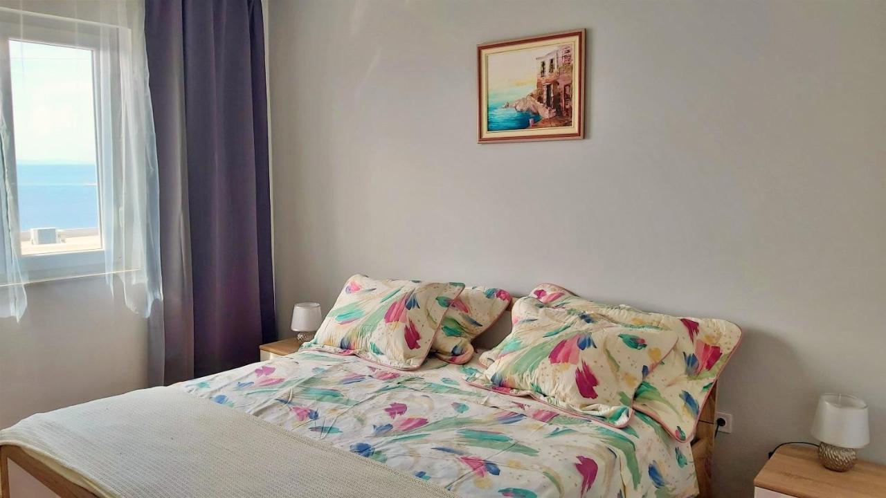 Apartment Cedo Omiš Eksteriør billede