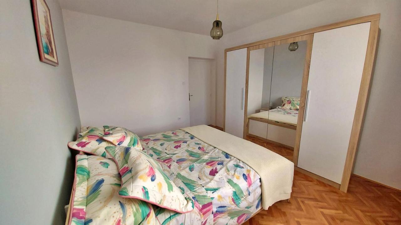 Apartment Cedo Omiš Eksteriør billede