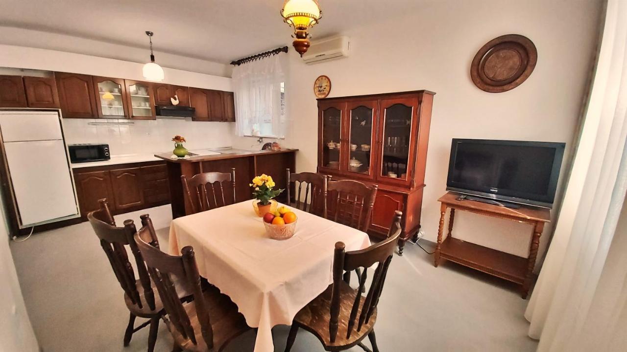 Apartment Cedo Omiš Eksteriør billede